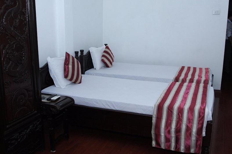 Hoang Cuong Hotel 15 Nguyen Thai Hoc 하노이 외부 사진