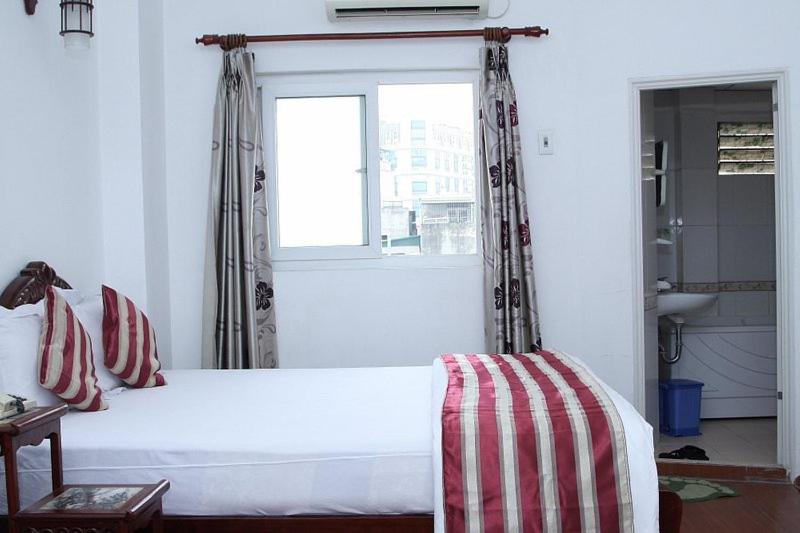 Hoang Cuong Hotel 15 Nguyen Thai Hoc 하노이 외부 사진
